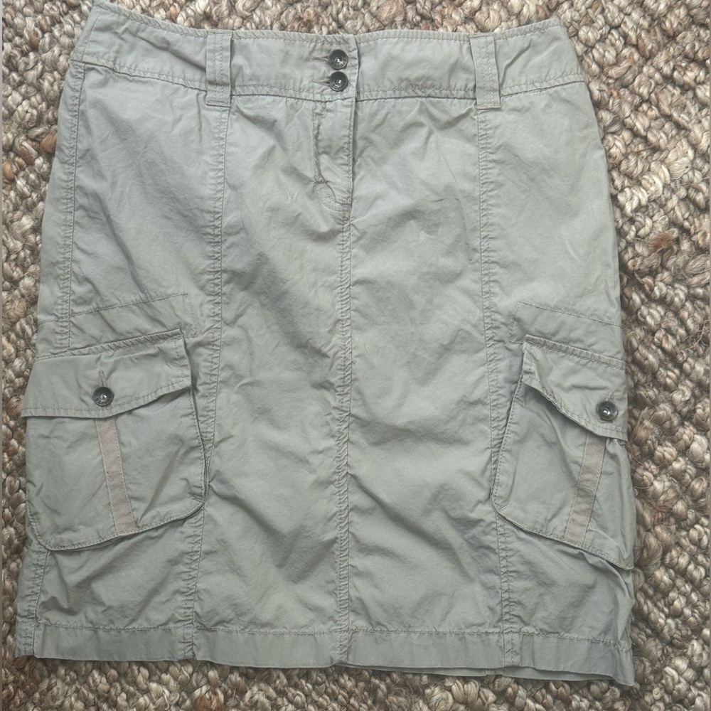 Esprit Cargo Skirt - 100% Cotton
Waist 17โ Length 22โ